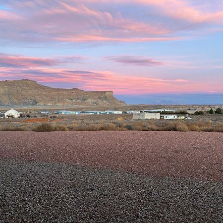 Page Arizona Border Town- Crimson Suite, Desert Canyon Getaway With Views Big Water Esterno foto