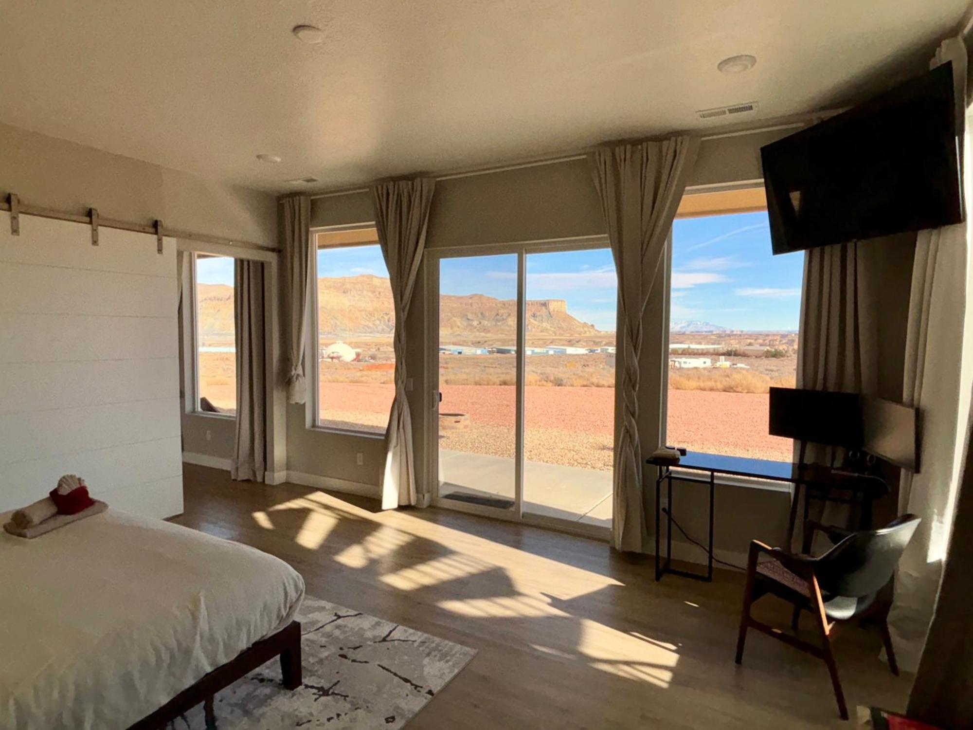 Page Arizona Border Town- Crimson Suite, Desert Canyon Getaway With Views Big Water Esterno foto